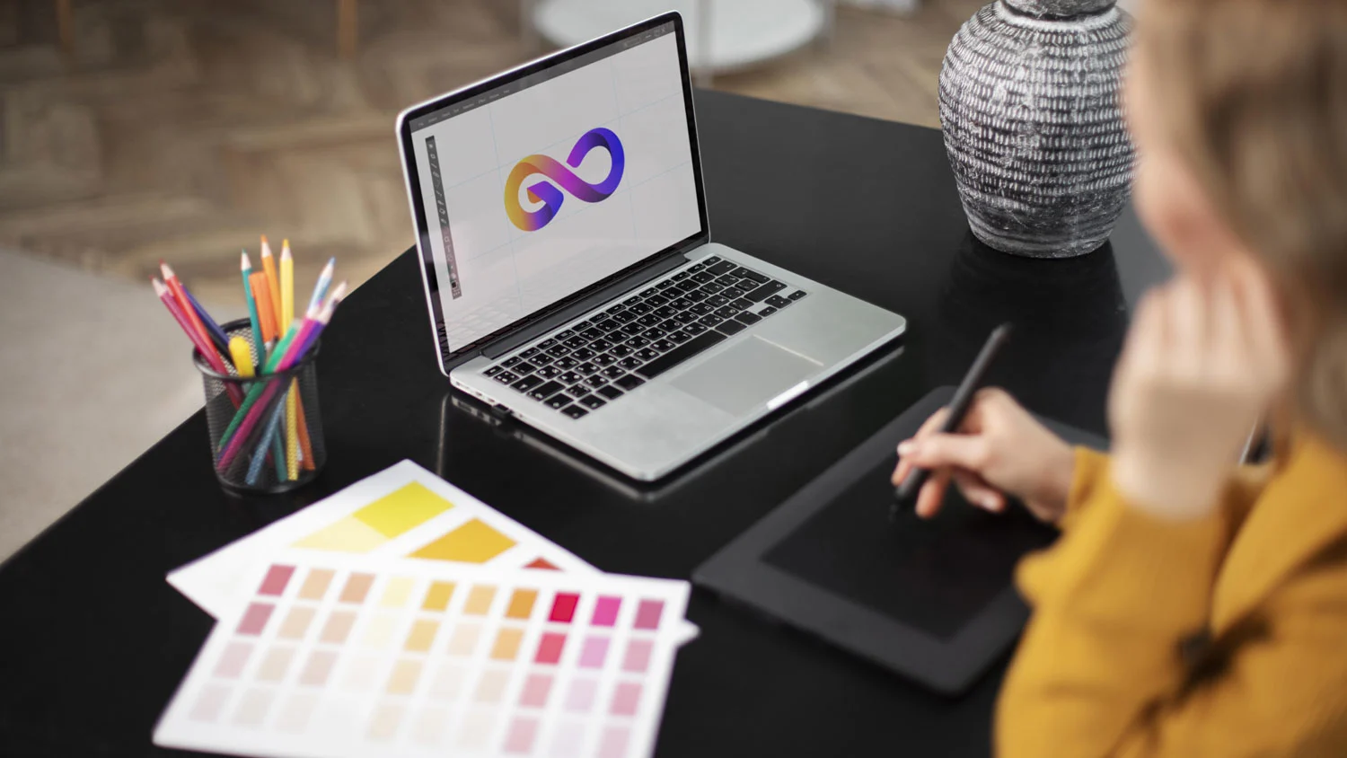 Logo & Visual Branding